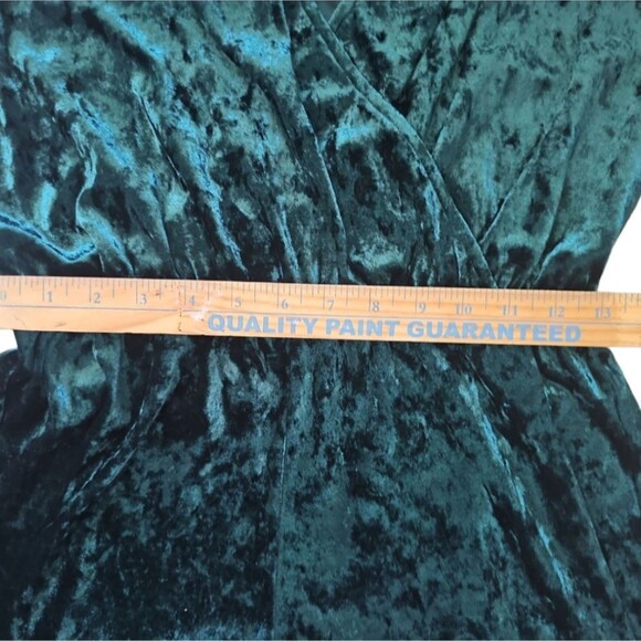 Socialite Velvet Lace Trim Romper Sz L Emerald Green Crushed Velvet One Piece - Picture 11 of 14